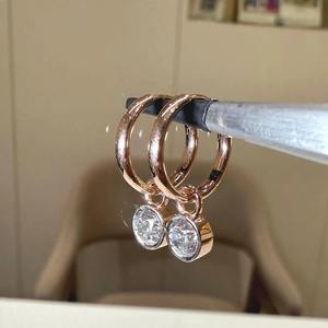 Boucles d'oreilles Huggie en or rose massif 14 carats avec diamant de laboratoire certifié IGI 1 carat, pendentif détachable, style minimaliste, cadeau de fête pour femme - Product Image 3