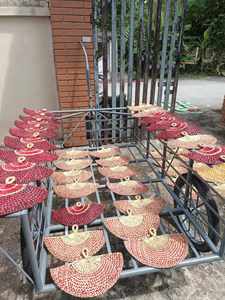 Abanico de Bambú Vintage Único, Colorido, con Hojas de Palma, Recuerdo de Boda - Product Image 3