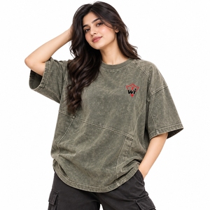 เสื้อยืดโอเวอร์ไซส์ผู้หญิงแบบย้อมสีเอซิดวอช ผ้าฝ้ายใส่สบายสำหรับทุกวัน เสื้อยืดโอเวอร์ไซส์ผู้หญิงแบบย้อมสีเอซิดวอช เหมาะสำหรับการเดินทางและการสวมใส่ในชีวิตประจำวัน - Product Image 4