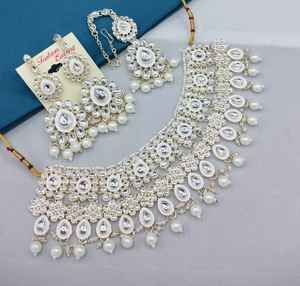 Parure de bijoux de mariée de luxe plaquée or rose Meenakari Zircon, collier et boucles d'oreilles Tikka lourds pour femme, idéale pour les mariages et les fêtes - Product Image 4