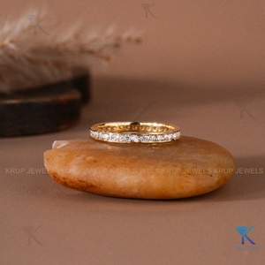 แหวนแต่งงานทองคำขาว 14K ประดับเพชรทรงกลมเพาะเลี้ยงในห้องปฏิบัติการ ดีไซน์แบบ Eternity สามารถสวมซ้อนกันได้ เหมาะสำหรับเป็นแหวนครบรอบสำหรับผู้หญิง เครื่องประดับเจ้าสาว - Product Image 1