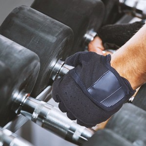 ถุงมือออกกำลังกายกันลื่นแบบระบายอากาศได้ดี สีดำเจ็ทแบล็ค - Product Image 2