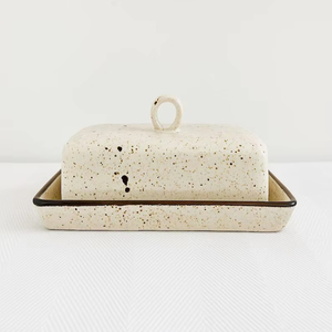 Mantequillera Rústica con Tapa de Asa, Base Profunda, Acabado Esmaltado Duradero, Elegante Contenedor de Mantequilla para Cocina - Product Image 1