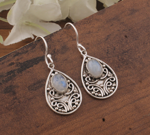 Boucles d'oreilles pendantes en pierre de lune arc-en-ciel naturelle, argent sterling 925, bijoux faits à la main vintage, vente en gros pour mariage, anniversaire, fête - Product Image 3