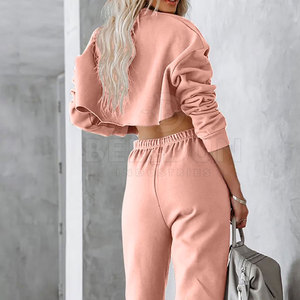Conjunto de Top Corto para Mujer, Cómodo para Uso Diario, Material Suave y Elástico, Ropa Casual Urbana, Shorts a Juego, Estilo Veraniego - Product Image 2