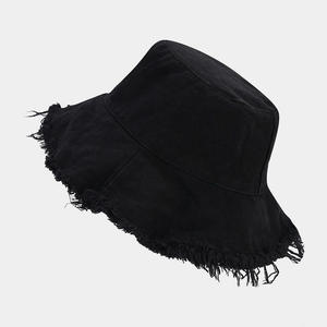 Originals Washed Bucket Hat Chapeau bob classique en coton, conçu pour un confort quotidien et un style sportif. - Product Image 4