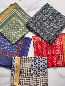 Pañuelo Cuadrado Étnico Floral de Algodón Hecho a Mano Naaz Textile, Estampado a Bloque, Set de Pañuelo para el Cuello y Corbata, Ideal para el Verano, Suave al Tacto - Product Image 2