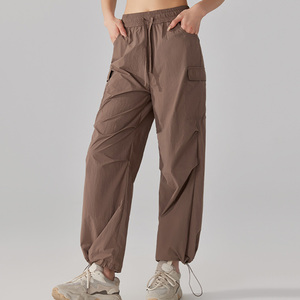 Pantalon cargo ample pour femme, pantalon utilitaire surdimensionné avec plusieurs poches de rangement pour un style urbain décontracté - Product Image 5