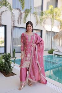 Traje tradicional indio de seda Ho con bordado multicolor y de hilo, conjunto Salwar Kameez con dupatta de trabajo elaborado. - Product Image 3