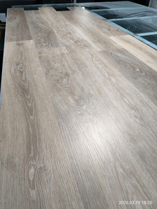Revêtement de sol en vinyle de luxe LVT SPC 100% imperméable, écologique, design moderne, garantie 5 ans, fabriqué au Vietnam - Product Image 6