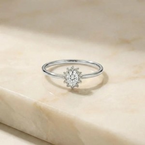 Anillo Solitario Ovalado de Moissanita, Piedra de Nacimiento de Abril, Minimalista, Plata 925, Anillo de Compromiso - Product Image 5