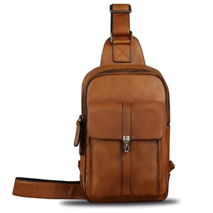 Bolso de pecho vintage de cuero genuino con cierre de hebilla para hombre, uso diario, para todas las estaciones, bolso de hombro duradero - Product Image 3