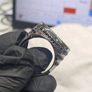 แหวนฮิปฮอปหรูหราประดับเพชรแบบไอซ์เอาท์ เงินแท้ 925 ชุบทอง 14K รับรองโดย IGI พร้อมสลักโลโก้ตามสั่ง ขายส่ง - Product Image 6