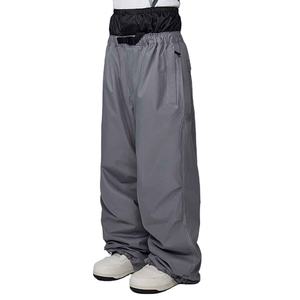 Pantalones de esquí y nieve elegantes, impermeables, con forro aislante premium, para un estilo de lujo de resort invernal y máxima comodidad. - Product Image 4