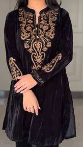 Conjunto de Top de Terciopelo Bordado y Pantalones Plazzo con Forro Interior, Traje Étnico de Invierno, Salwar Kameez Tradicional Cosido, Atuendo para Fiesta - Product Image 5