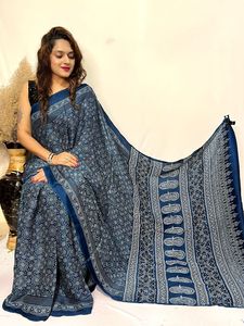 Sari en soie Gajji Ajrakh Royal Heritage |   Artisanat de teinture naturelle avec des motifs traditionnels faits à la main - Product Image 3