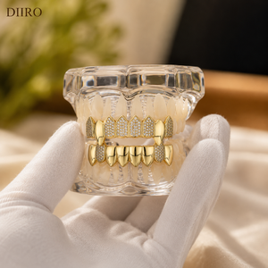 Grillz de Diamantes Moissanite Personalizados de Excelente Calidad, Cubiertas Dentales de Plata 925 con Diamantes Redondos Incrustados - Product Image 4