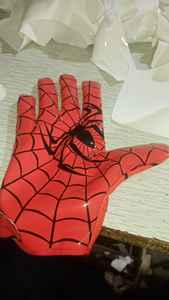 ถุงมืออเมริกันฟุตบอลพิมพ์ลายแมงมุมสีแดงคุณภาพสูง โลโก้คลาสสิก ปรับแต่งได้ เป็นมิตรกับสิ่งแวดล้อม ชุดกีฬาสำหรับทีมเยาวชน - Product Image 2