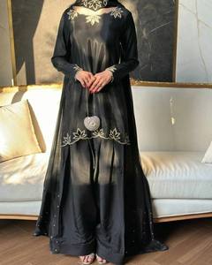 Salwar Kameez Negro Bordado de Manga Larga, Estilo Islámico Moderno, para Fiesta o Boda, con Diseño de Hojas Transparentes y Hijab - Product Image 1