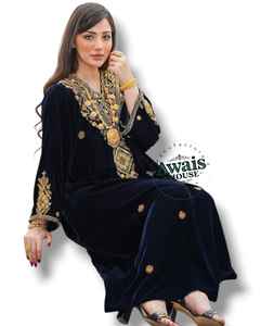 ชุดเดรสยาว 2 ชิ้น แบรนด์ AWAIS HOUSE สำหรับผู้หญิงมุสลิม ดีไซน์เรียบหรู ผ้ากำมะหยี่ประดับลูกปัด ทรงเอไลน์ เหมาะสำหรับงานกลางคืน/งานทางการ ขายส่ง - Product Image 2