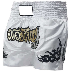 Shorts de boxe Muay Thai unisexe blancs avec broderie dorée, motif tribal noir, logo extensible sur le devant, coupe régulière, séchage rapide, polyester - Product Image 3