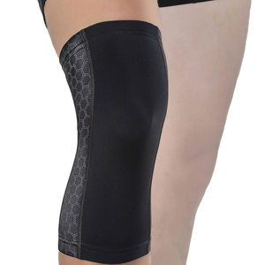 Las rodilleras de material flexible permiten un movimiento fácil mientras ofrecen protección para correr, caminar y entrenar. - Product Image 1