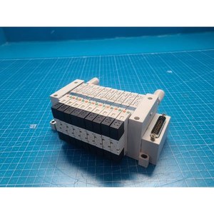 Válvula Solenoide de 5 Puertos SMC VQ1200NY-5-X35 Usada Como Está, Piezas de Equipos Semiconductores Legacy - Product Image 3