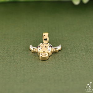 Pendentif Tête de Taureau Hip Hop Plaqué Or avec Moissanite, Bijou Charme Animal Sertie Griffe pour Cadeau de Fête - Product Image 4