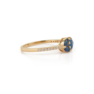 Bague élégante et classique en saphir bleu naturel et diamants, trois pierres, pour un usage quotidien, bijoux empilables, or jaune 14 carats - Product Image 5