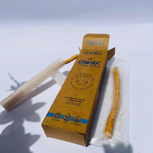 Bâtonnets de soin buccal naturels Miswak, lot de deux bâtonnets de nettoyage dentaire à base de plantes avec support en bois pour des gencives saines - Product Image 3