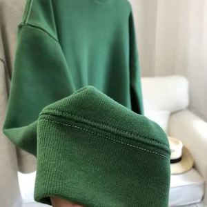 Sweat-shirt oversize pour femme, col rond, couleur unie, épaules tombantes, manches longues, en coton tricoté, pour l'hiver, avec badge - Product Image 5