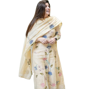 Ensemble Kurti fantaisie en tissu coton Chanderi bicolore avec de magnifiques broderies, idéal pour le bureau et les occasions spéciales. - Product Image 1