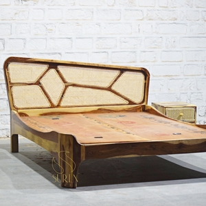 Lit en teck massif avec tête de lit en rotin, structure de lit en bois, mobilier de chambre minimaliste d'Indonésie - Product Image 1