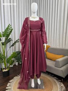 Conjunto de Kurti-Pantalón y Dupatta Anarkali de seda HO de alta calidad con bordados, listo para usar, suministro al por mayor. - Product Image 3