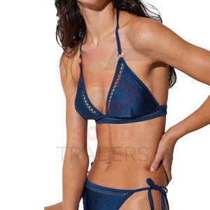Tenue de plage pour femme, style décontracté chic, motif rayé, matière respirante, idéale pour la marche sur la plage et les vacances. - Product Image 4