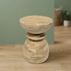 Table d'appoint moderne en bois massif avec piétement sculpté en forme de sablier, table d'appoint artisanale pour la décoration du salon et de la chambre - Product Image 1