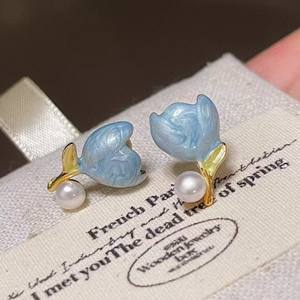 Pendientes de Perlas Esmaltadas con Forma de Flor de Tulipán Estilo Francés, Estilo Aceite de Leche, Dulces y Románticos, Accesorios Pequeños para las Orejas de Mujer - Product Image 5