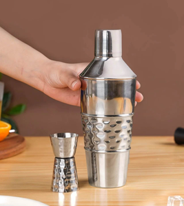 Coctelera Profesional de Acero Inoxidable Brillante con Filtro Incorporado de 500 ml, Mezclador de Bar para Uso Doméstico y Comercial - Product Image 6