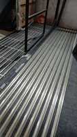 Vente directe usine : Carrelage moderne écologique personnalisable, taille ajustable, en céramique, marbre, quartz, granit, autoportant, métallique, flottant