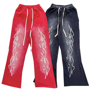 Pantalon de jogging décontracté pour homme, imprimé flamme, éco-responsable, taille élastique avec cordon de serrage, rouge et noir, 100 % coton, coupe évasée - Product Image 1