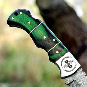 มีดพับ Damascus Lockback สำหรับขายส่ง ผู้ผลิต รับทำโลโก้ EDC มีดล่าสัตว์ คุณภาพอุตสาหกรรม ด้ามไม้ ปลายใบมีดแบบ Clip Point - Product Image 6