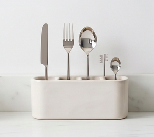 Juego de cubiertos con mango en forma de llave y acabado plateado, perfecto para cenas en casa, fiestas temáticas, decoración de cafeterías y presentaciones creativas de mesa. - Product Image 3