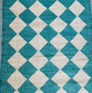 Tapis de couloir en laine et jute bleu sarcelle, motif géométrique à carreaux, style bohème moderne, kilim long, tapis d'entrée à franges, dhurrie, tapis personnalisé - Product Image 1