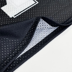 Camiseta Deportiva de Malla Negra de Alta Calidad para Hombre, Estilo Vintage, Corte Cuadrado, Manga Corta, para Fútbol y Fútbol Americano - Product Image 5