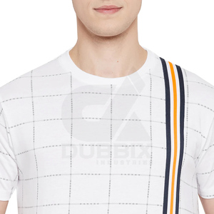 เสื้อยืดแขนสั้นพิมพ์ลายสปอร์ตสำหรับผู้ชาย พรีเมียม โพลีเอสเตอร์ 100% เป็นมิตรกับสิ่งแวดล้อม คอกลม ทรงหลวม - Product Image 3