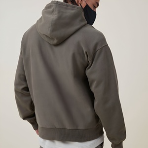 Sudadera con Capucha Gris con Gráfico de Búho de Baloncesto, Ropa Deportiva Urbana, Cómoda, Estilo Juvenil, Prenda Distintiva - Product Image 3