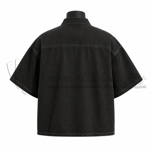 Veste chemise zippée à manches courtes en jean noir pour homme, style streetwear oversize, détail poche ornée de strass, vêtement décontracté personnalisé et tendance - Product Image 2