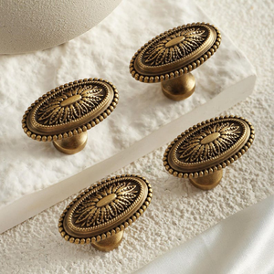Pomo Ovalado de Latón Antiguo Francés Knobnook, Tirador Elegante Vintage para Cajones, Puertas de Armario y Herrajes de Muebles - Product Image 1