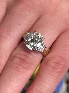 Anillo de Compromiso con Diamante Cultivado en Laboratorio de 4 Quilates, Corte Cojín, Piedras Laterales en Forma de Media Luna, Certificado IGI, Claridad VS+, Oro Sólido de 14K, Anillo de Novia de Lujo - Product Image 1