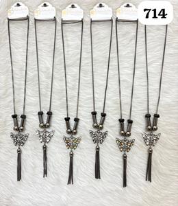 Collier long PingBling Premium Gunmetal avec pendentif papillon en cristal étincelant, pierres Aurora et pompon à chaîne suspendue - Product Image 1